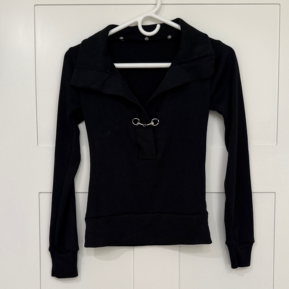 FREE w/ 🌻3/$25 bundle - Black Long Sleeve Women's Top